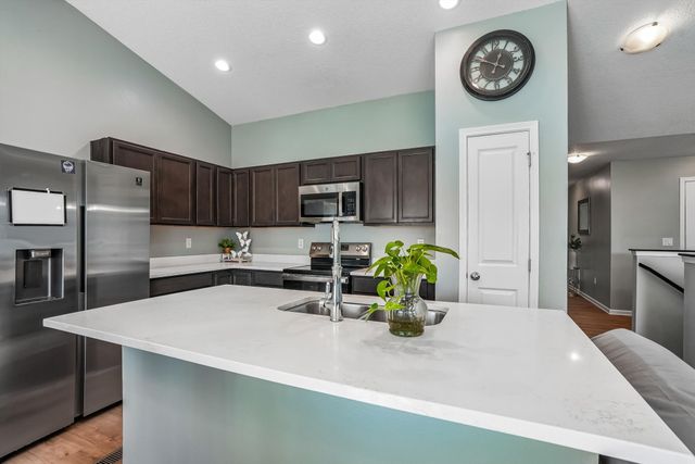 2371 Shadow Creek Circle, Des Moines, IA 50320