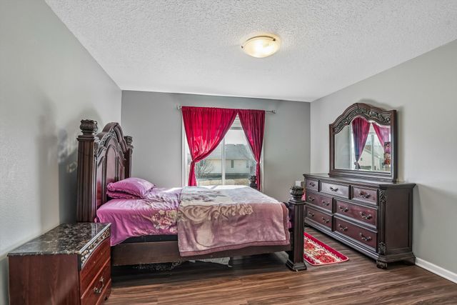 2371 Shadow Creek Circle, Des Moines, IA 50320