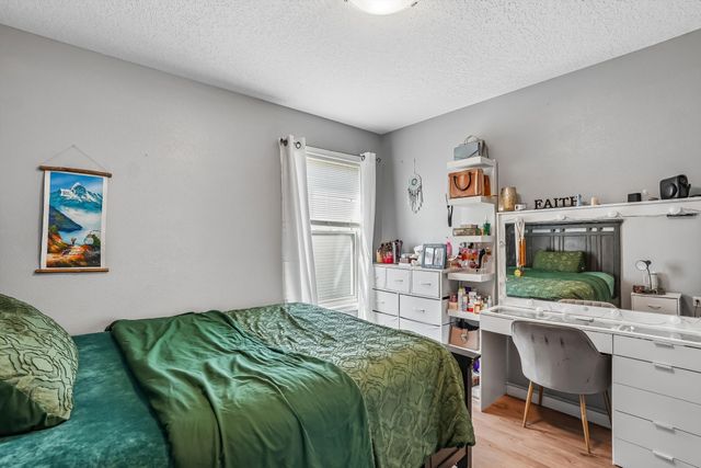 2371 Shadow Creek Circle, Des Moines, IA 50320