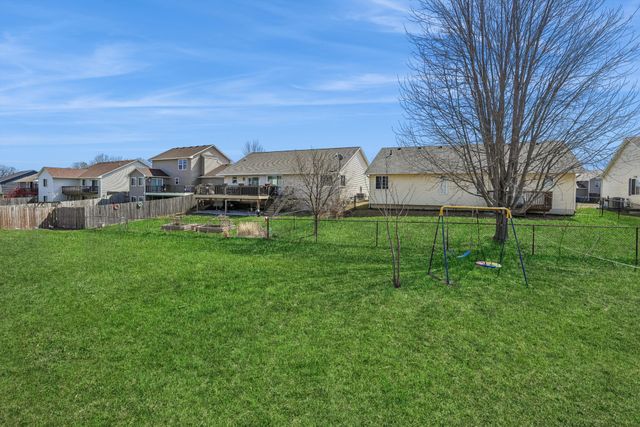 2371 Shadow Creek Circle, Des Moines, IA 50320