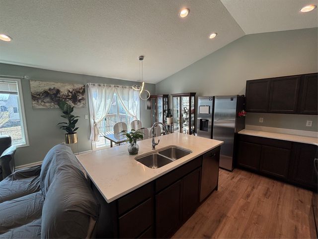 2371 Shadow Creek Circle, Des Moines, IA 50320