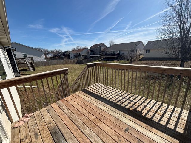 2371 Shadow Creek Circle, Des Moines, IA 50320