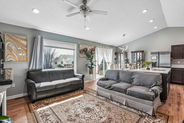 2371 Shadow Creek Circle, Des Moines, IA 50320