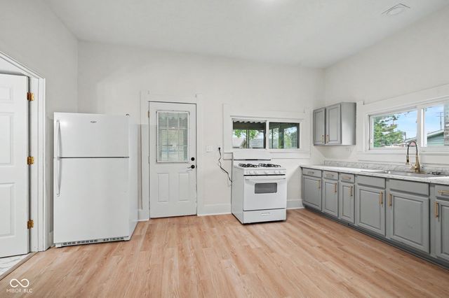 413 N 12th Street, Elwood, IN 46036
