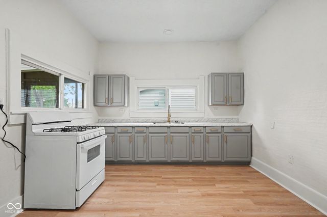 413 N 12th Street, Elwood, IN 46036