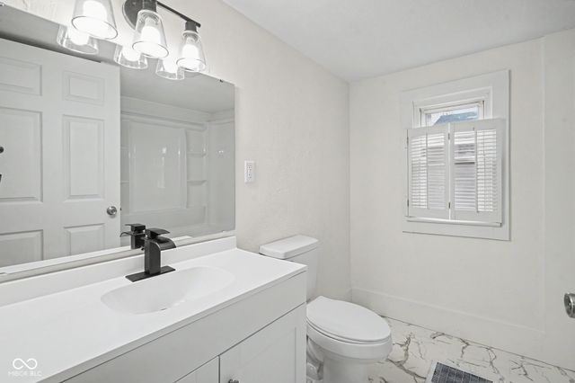 413 N 12th Street, Elwood, IN 46036