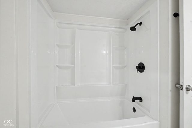 413 N 12th Street, Elwood, IN 46036