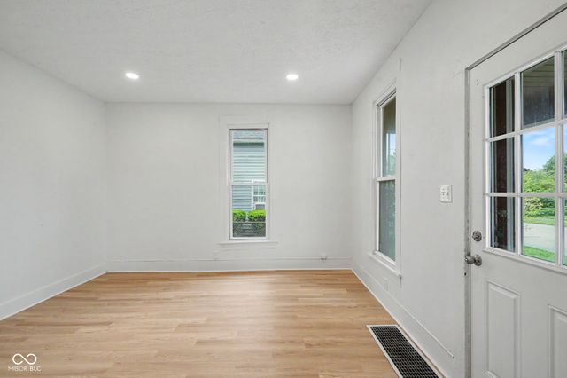 413 N 12th Street, Elwood, IN 46036