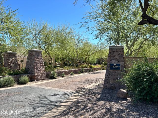 8725 E QUARTZ MOUNTAIN Drive 48, Gold Canyon, AZ 85118