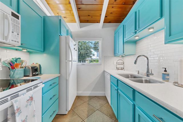 6006 MIDNIGHT PASS ROAD 16, Sarasota, FL 34242