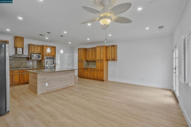 1164 Morello Ave, Martinez, CA 94553
