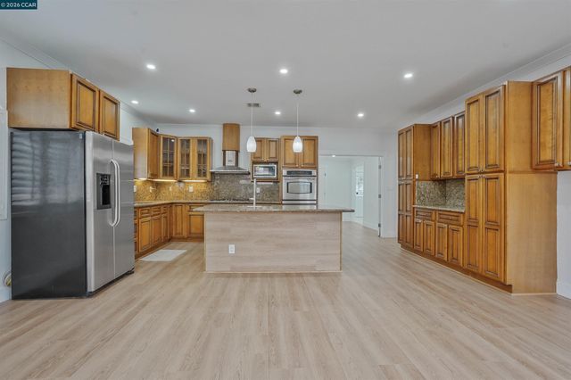 1164 Morello Ave, Martinez, CA 94553
