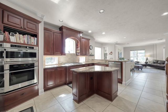 50 Cove View Trail Court, Spring, TX 77389