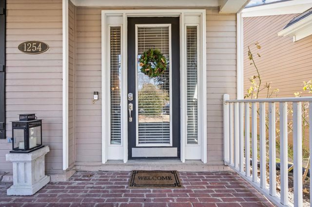 1254 ISLE POINTE DR, Memphis, TN 38103