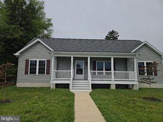 582 RAILROAD AVE, Townsend, DE 19734