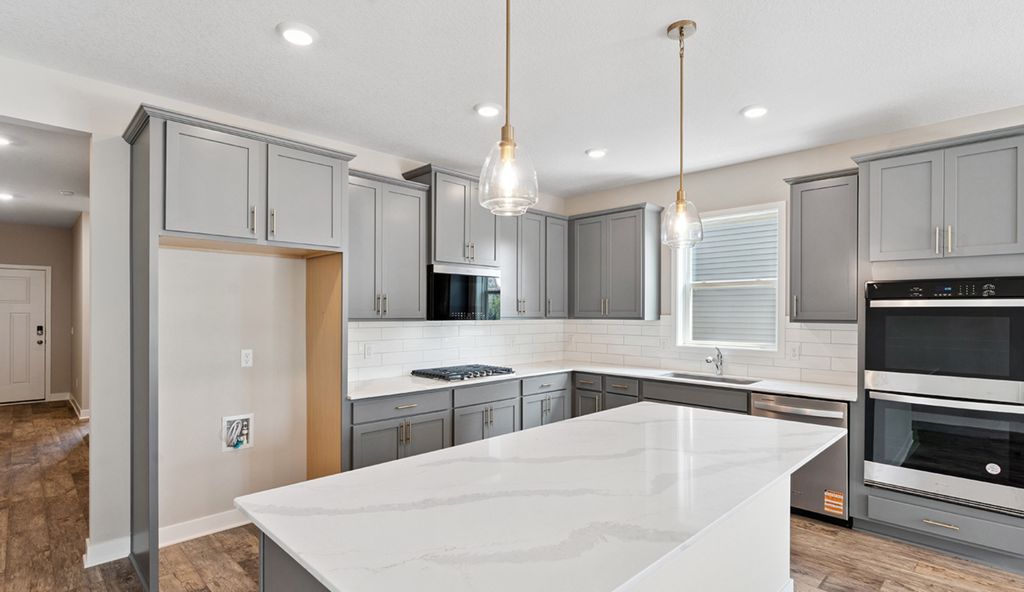 2156 Bluff Heights Drive, Shakopee, MN 55379 — photo 3