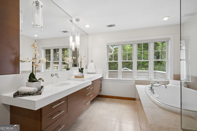 1248 Stillwood Drive NE, Atlanta, GA 30306