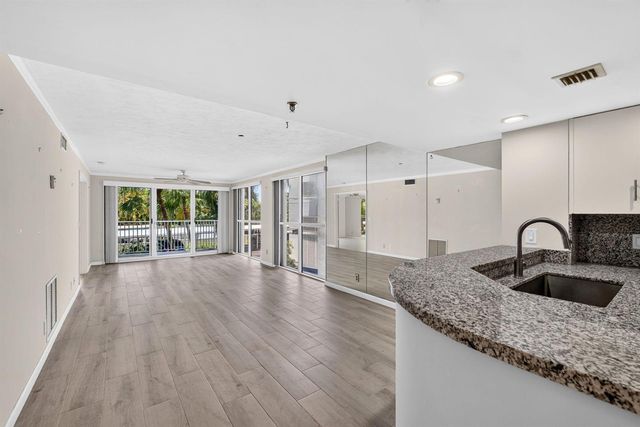 3901 S Flagler Drive 204, West Palm Beach, FL 33405