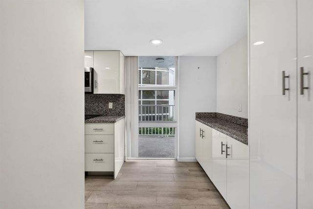 3901 S Flagler Drive 204, West Palm Beach, FL 33405