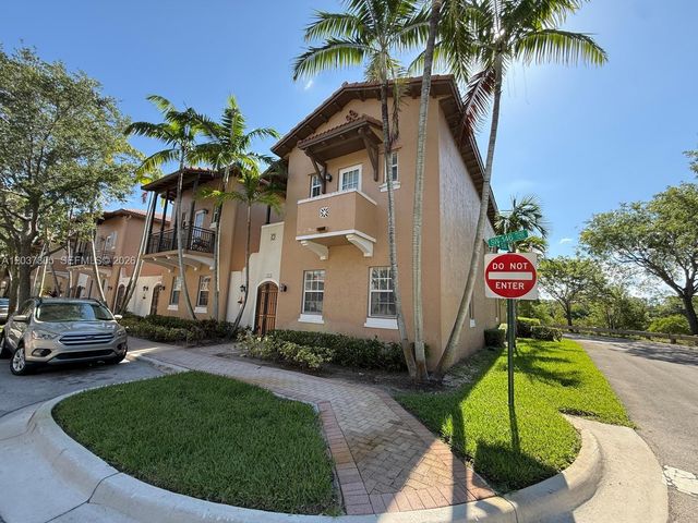 625 SW 146th Ter 901, Pembroke Pines, FL 33027