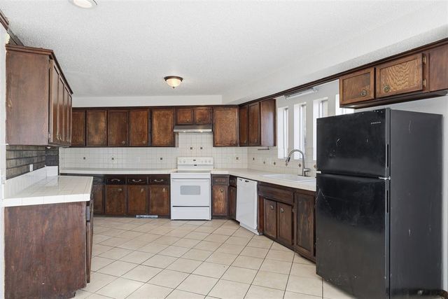 7700 S Country Club Drive, Oklahoma City, OK 73159