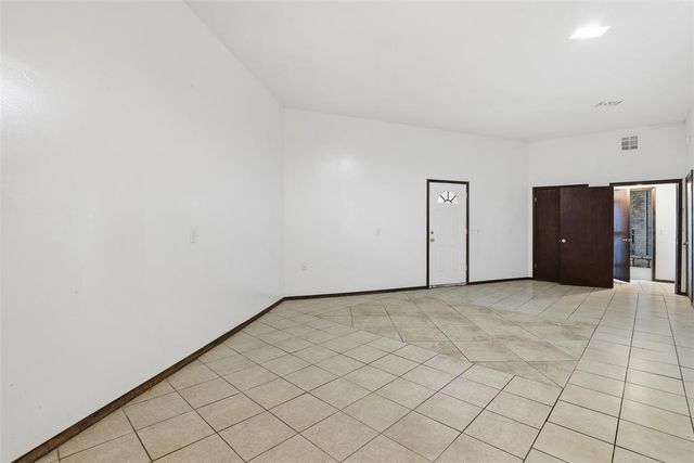 7700 S Country Club Drive, Oklahoma City, OK 73159