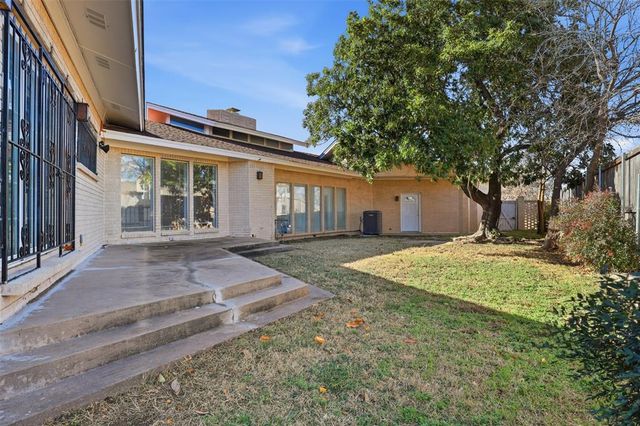 7700 S Country Club Drive, Oklahoma City, OK 73159