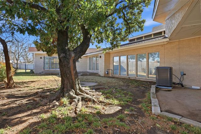 7700 S Country Club Drive, Oklahoma City, OK 73159