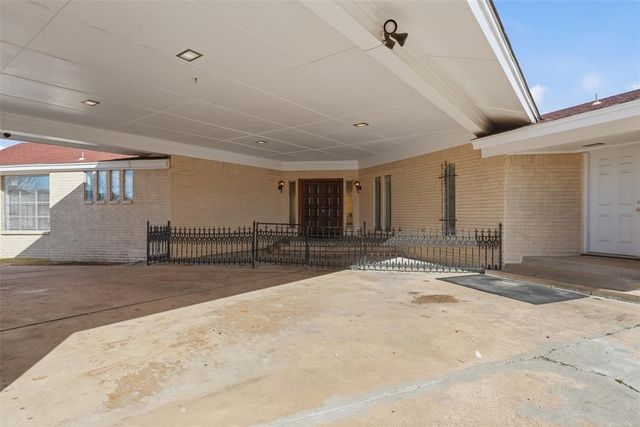 7700 S Country Club Drive, Oklahoma City, OK 73159