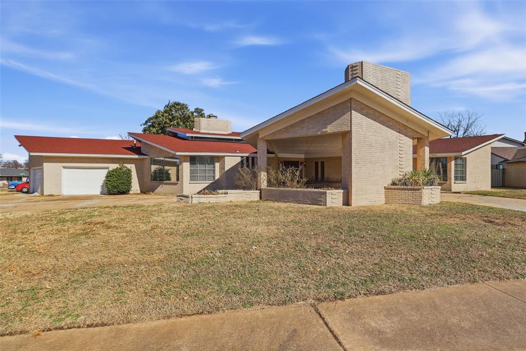 7700 S Country Club Drive, Oklahoma City, OK 73159