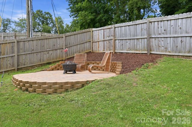 320 Meadowbrook Drive, Canton, NC 28716