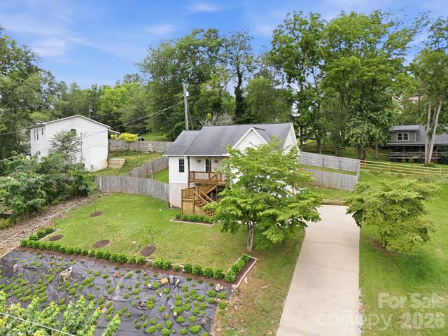 320 Meadowbrook Drive, Canton, NC 28716