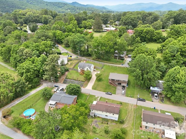 320 Meadowbrook Drive, Canton, NC 28716