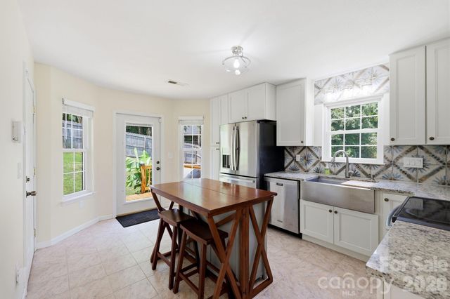 320 Meadowbrook Drive, Canton, NC 28716