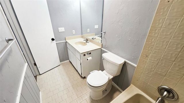 9005 Tracy Drive, Oklahoma City, OK 73132