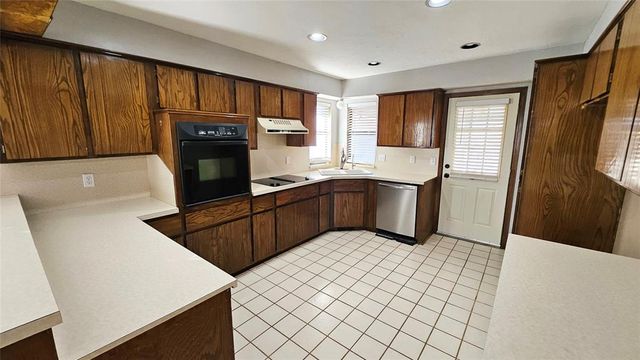 9005 Tracy Drive, Oklahoma City, OK 73132