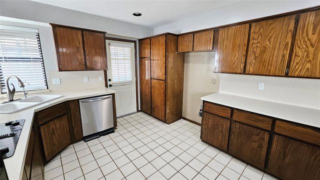 9005 Tracy Drive, Oklahoma City, OK 73132