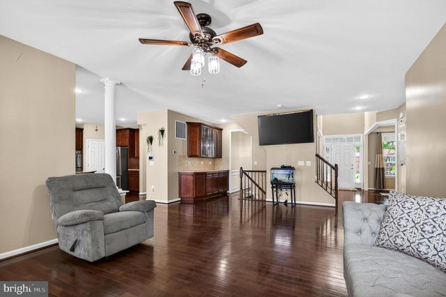 15198 JENNERETTE LN, Woodbridge, VA 22193