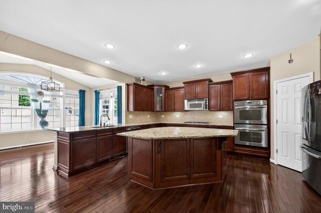 15198 JENNERETTE LN, Woodbridge, VA 22193