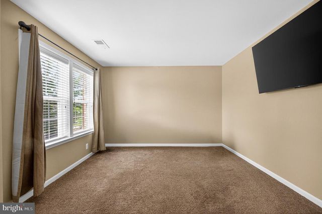 15198 JENNERETTE LN, Woodbridge, VA 22193