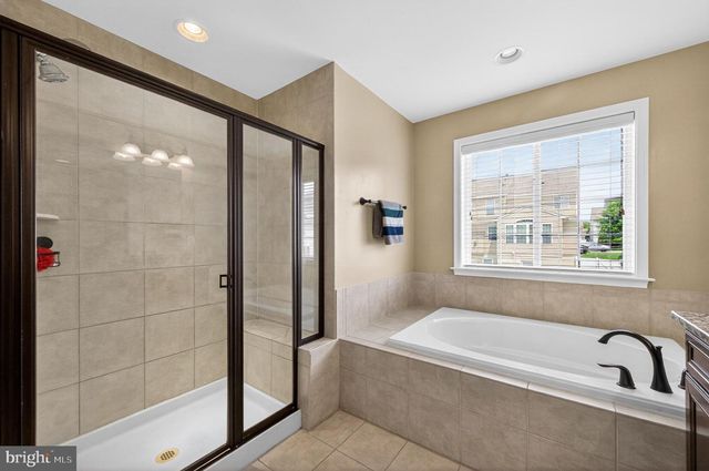 15198 JENNERETTE LN, Woodbridge, VA 22193