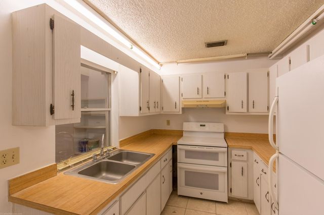 1348 Riverside Circle, Wellington, FL 33414