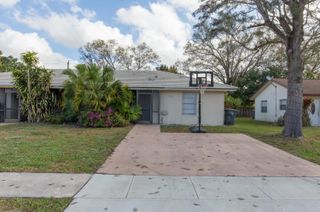 1348 Riverside Circle, Wellington, FL 33414