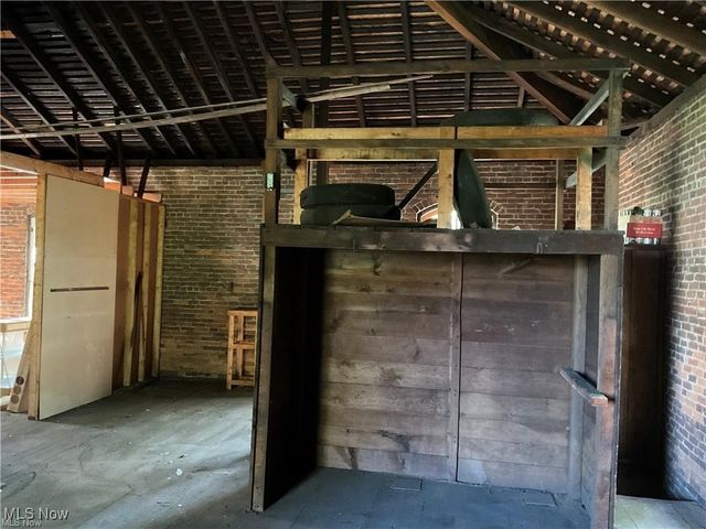 861 S Lincoln Avenue, Salem, OH 44460