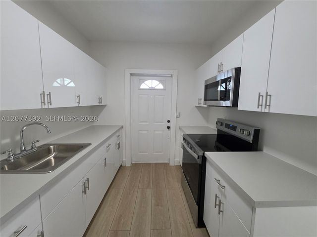 2326 SW 9th St 1, Miami, FL 33135