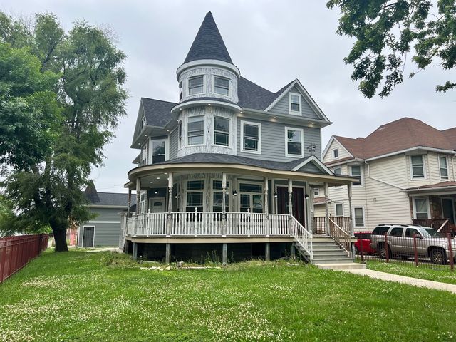 600 N Pine Avenue, Chicago, IL 60644