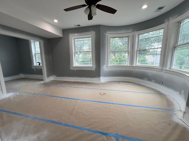 600 N Pine Avenue, Chicago, IL 60644