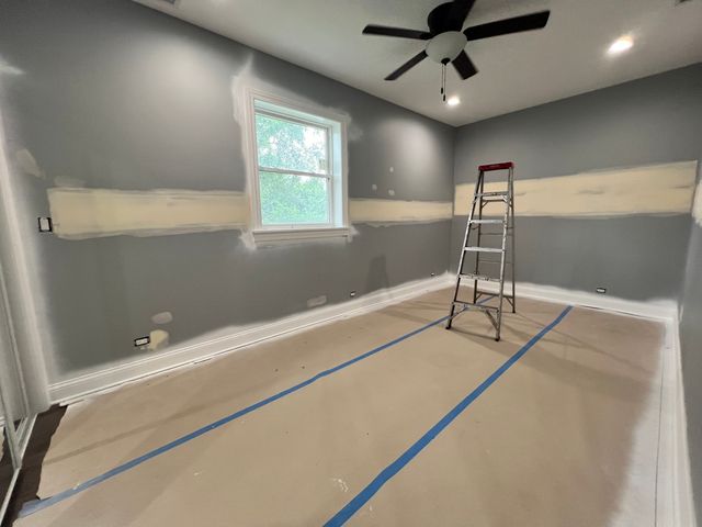 600 N Pine Avenue, Chicago, IL 60644