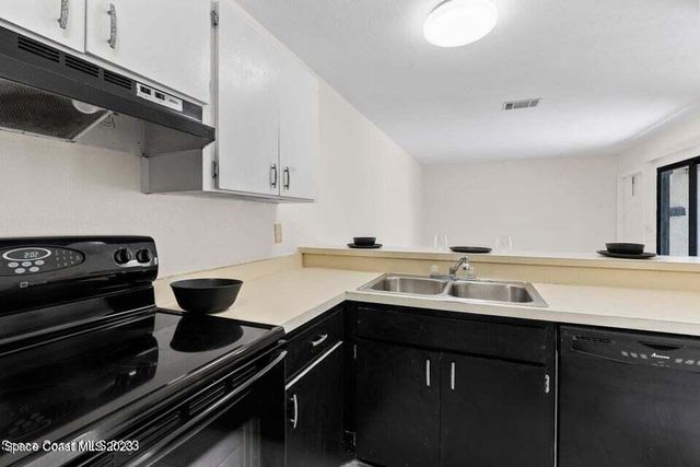 1411 Sheafe Avenue NE 102, Palm Bay, FL 32905