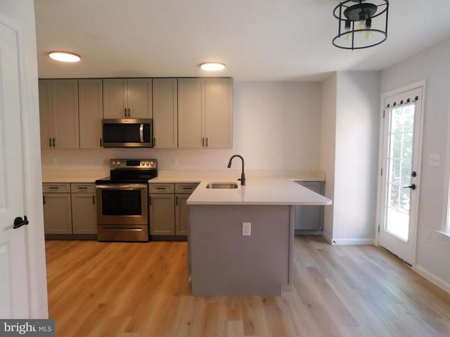 916 S LOUDOUN ST, Winchester, VA 22601